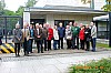 Vor dem Eingang der Konsularabteilung u. Abteilung für Kultur und Öffentlichkeitsarbeit ,Berlin, Hiroshimastr. 6.JPG